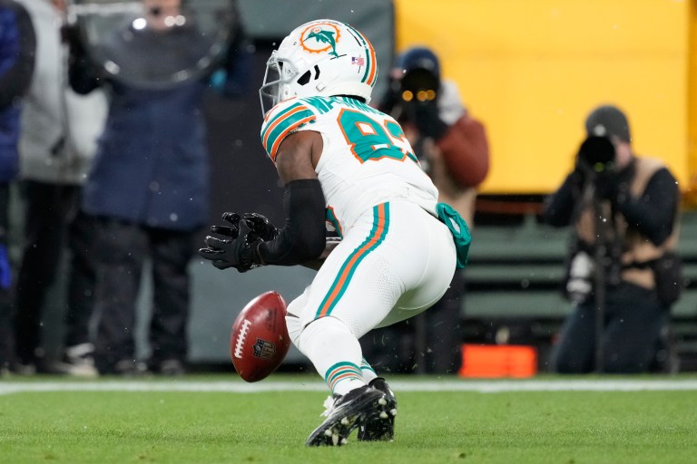 Is Malik Washington a viable value play on DraftKings if Tyreek Hill and Jaylen Waddle sit?