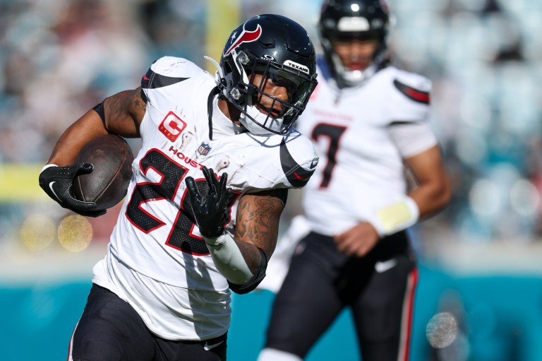 NFL Best Bets: Joe Mixon prop bets against the Chiefs