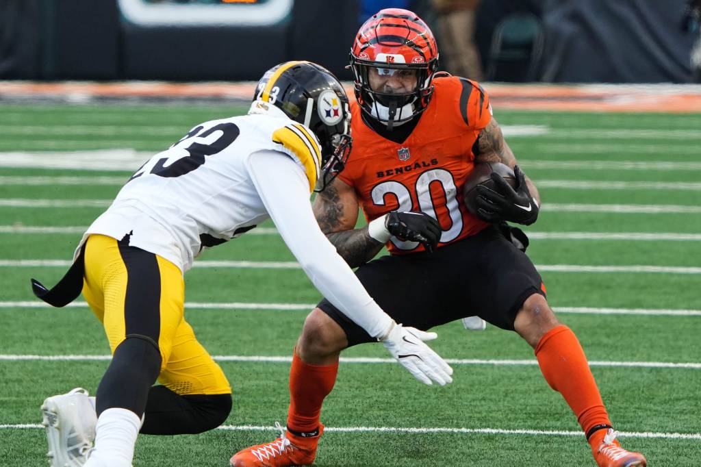 Bengals vs. Cowboys Predictions: Week 14 MNF NFL Picks