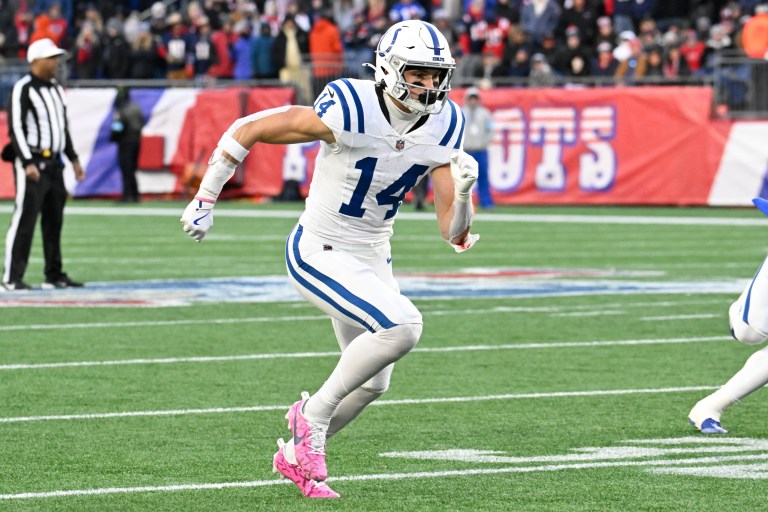 What happened to Alec Pierce? Live injury updates for NFL Week 15