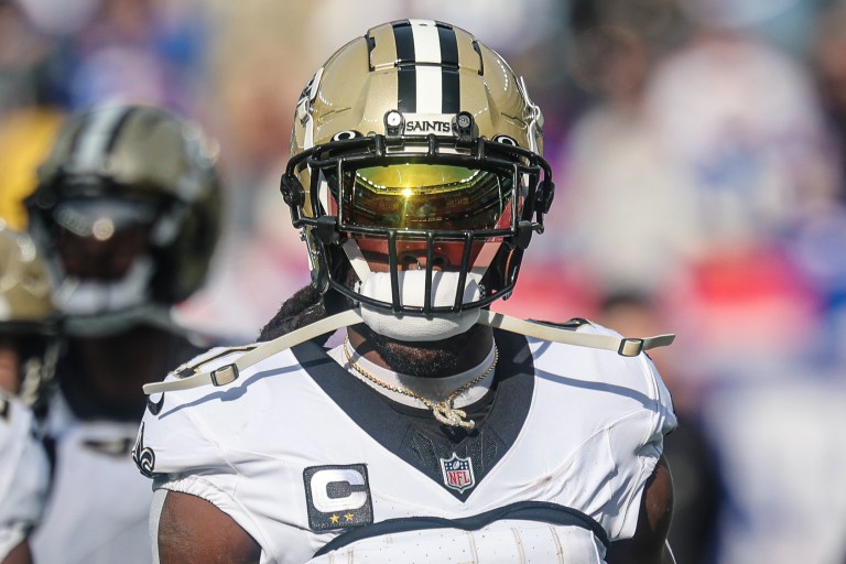 Start Alvin Kamara vs. the Commanders?