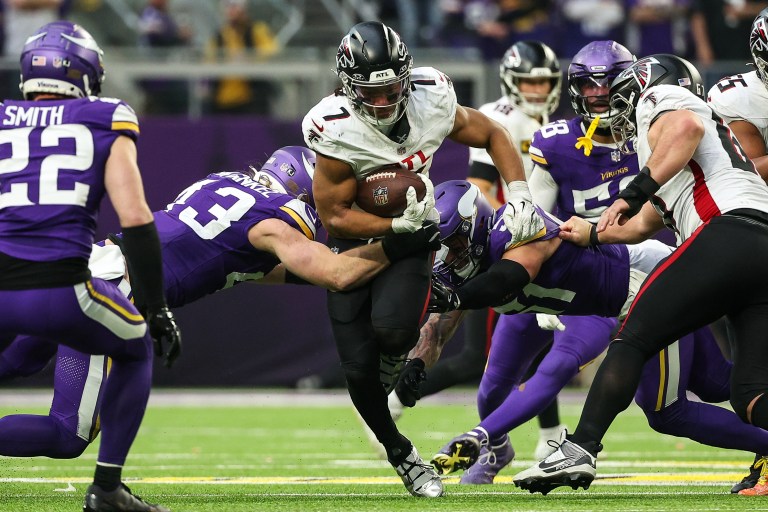 Three must-start fantasy football players for Week 16
