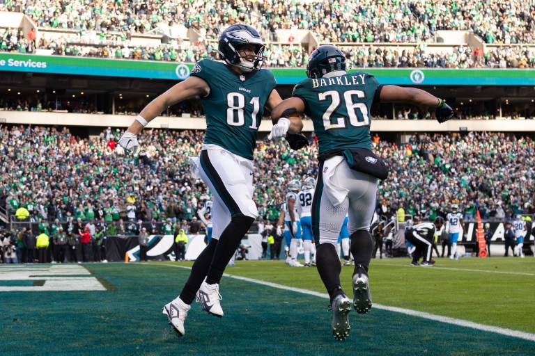 Eagles vs. Steelers Week 15 NFL Picks & Predictions on DraftKings Sportsbook