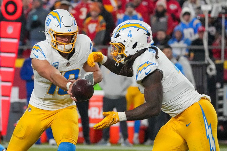 Chargers vs. Buccaneers Week 15 NFL Picks & Predictions on DraftKings Sportsbook