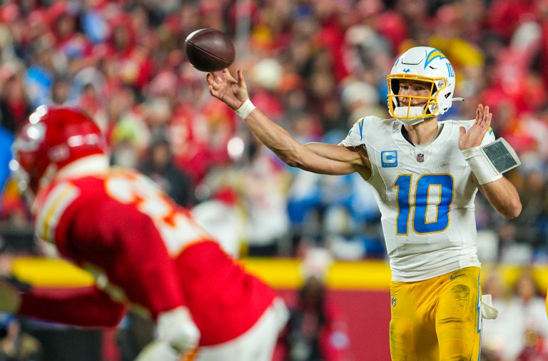 NFL Week 15 Start or Sit: Justin Herbert vs Tampa Bay