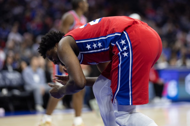 What happened to Joel Embiid? Live injury updates for 76ers vs. Pacers