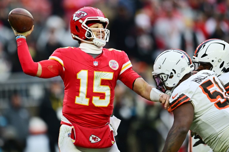 Is Patrick Mahomes playing in NFL Week 16?