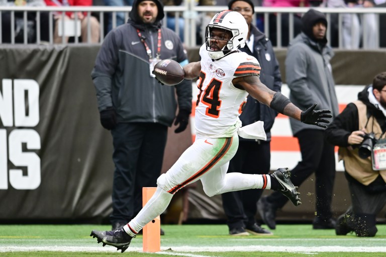 Fantasy Football Waiver Wire for NFL Week 16