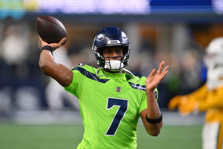 What happened to Geno Smith? Live injury updates for NFL Week 15