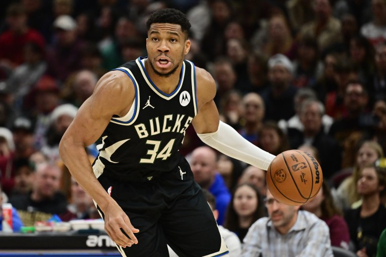 Giannis Antetokounmpo Headlines Today’s NBA Injury Report: Tuesday, December 31