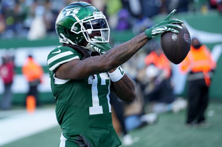 Davante Adams Best Prop Bets for Jets vs Bills in Week 17