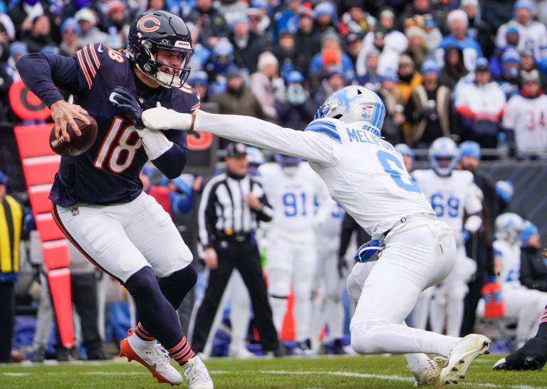 Fantasy Football Thursday Night Picks: Top DraftKings DFS Plays for TNF Week 17