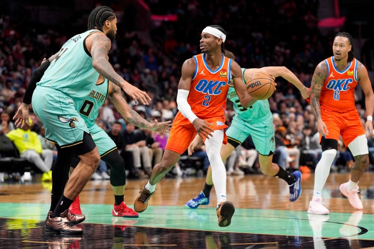 Best Shai Gilgeous-Alexander prop bets for Thunder vs. Grizzlies