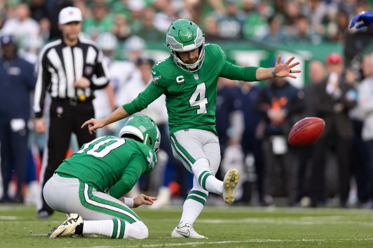 Will Jake Elliott kick at least two field goals in Super Bowl 2025?