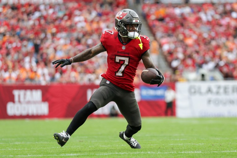 NFL Week 18 Rankings: Fantasy Football Risers and Fallers for QB, RB, WR, TE