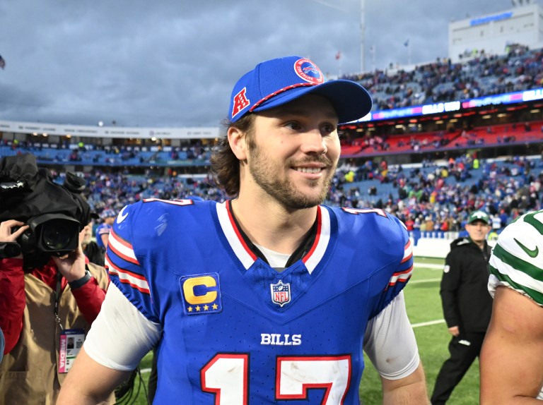 Full list of starting quarterbacks for NFL Week 18 with teams resting players