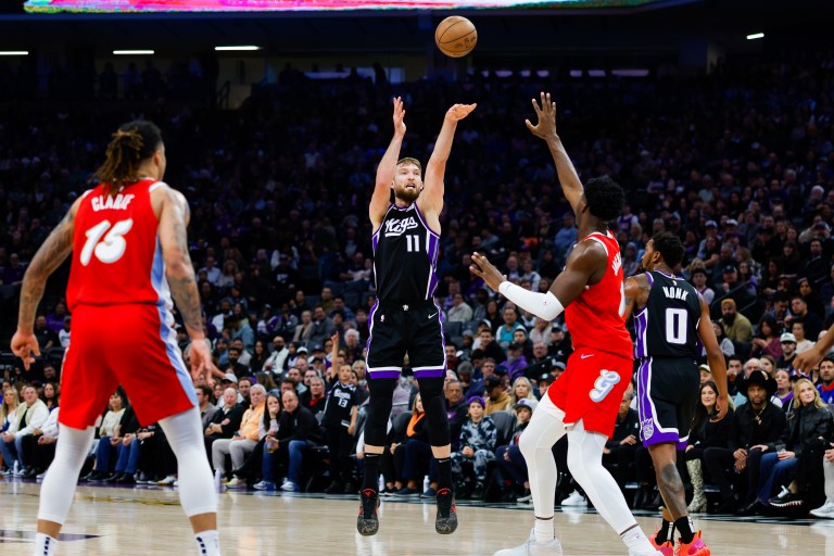 Best Domantas Sabonis prop bets for Kings at Warriors