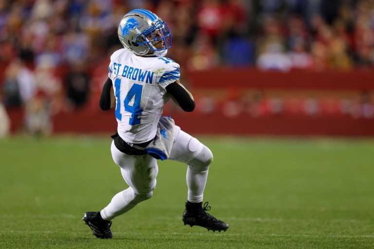 Amon-Ra St. Brown best bets for Lions vs. Vikings