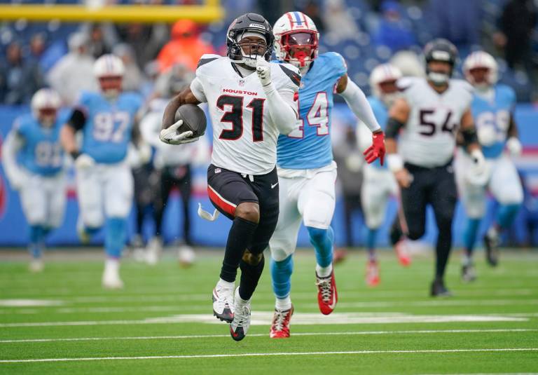 Is Dameon Pierce a must-start value play on DraftKings if Joe Mixon sits vs. the Chiefs?