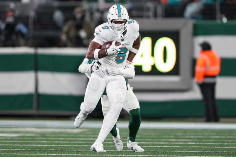 Fantasy Football 2025: How is TE Jonnu Smith’s fantasy value affected by the Steelers trade