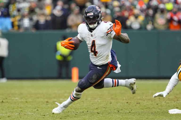 D’Andre Swift Fantasy Football Projections: Which Bears RB Should You Draft as Handcuff in 2025?