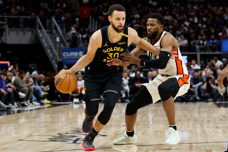Best Stephen Curry prop bets for Warriors at Raptors