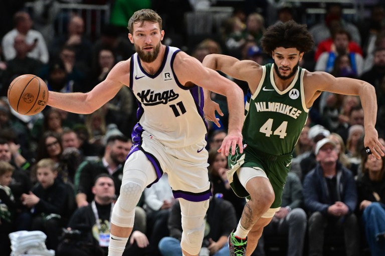 Best Domantas Sabonis prop bets for Kings vs. Rockets