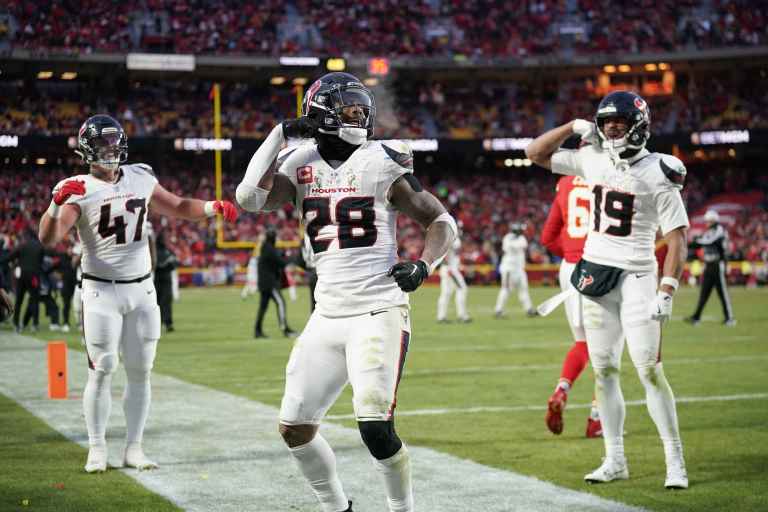 Joe Mixon Fantasy Football Projections: Which Texans RB Should You Draft as Handcuff in 2025?
