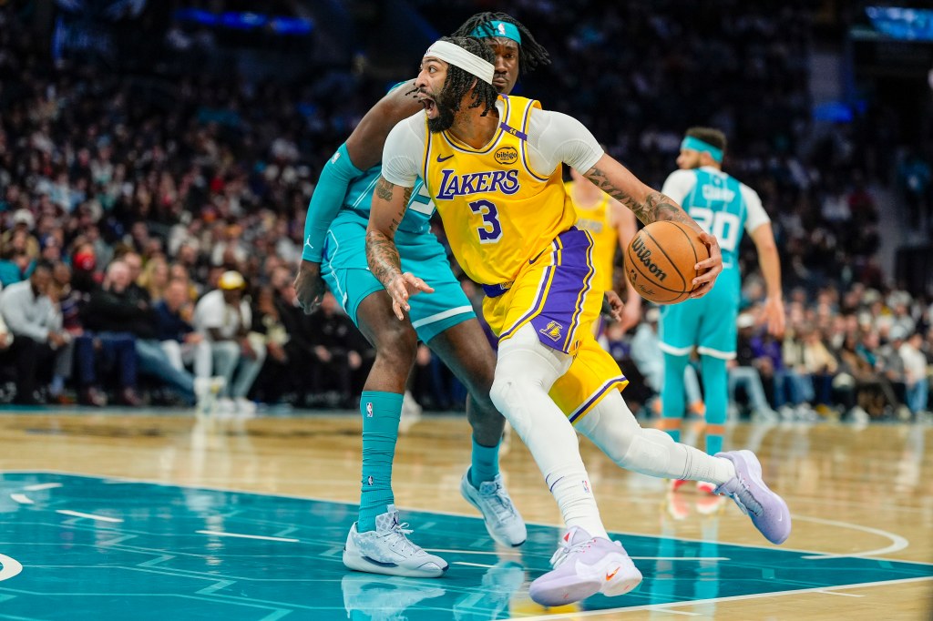 What happened to Anthony Davis? Live updates for Lakers vs. 76ers