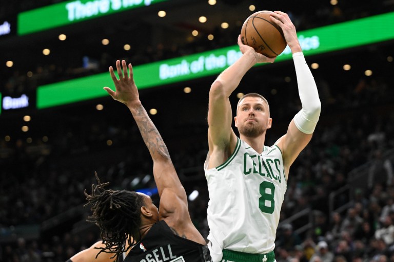 Fantasy Basketball Picks: Top Centers for February 25