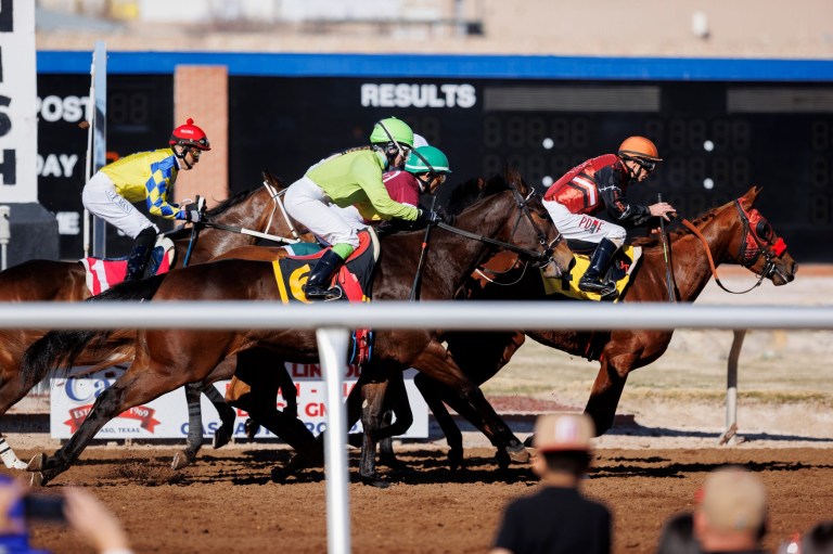 Kentucky Oaks Horse Racing Betting Preview on DK Horse