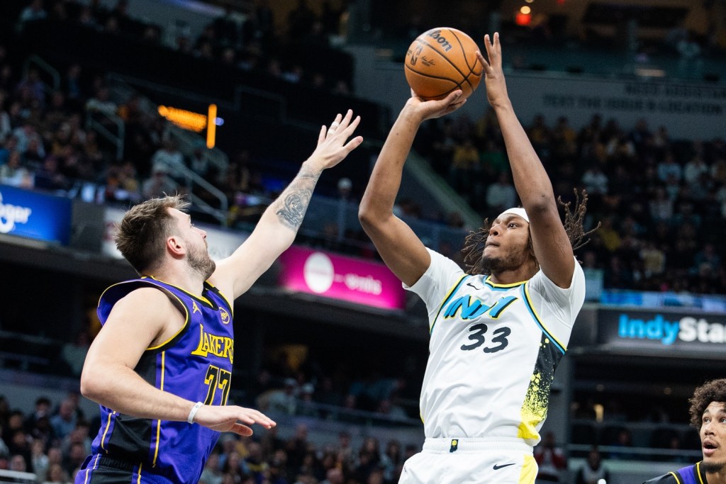 Which free agent centers could the Lakers pair with Luka Doncic and LeBron James?