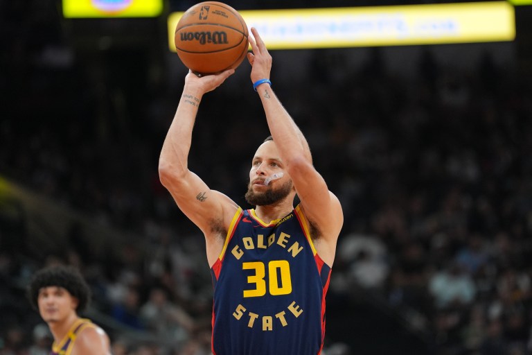 Best Stephen Curry prop bet for Warriors vs. Grizzlies