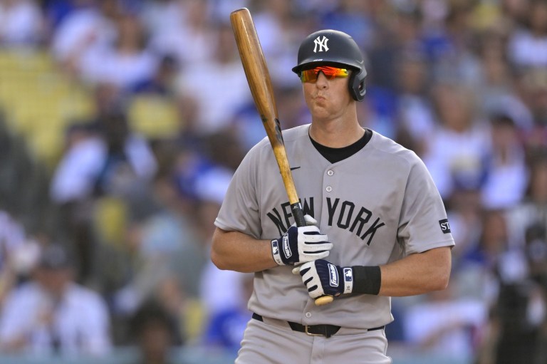 DJ LeMahieu records 4 hits as Yankees beat Dodgers 7-3