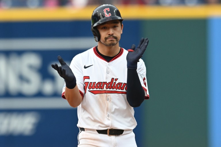 What happened to Steven Kwan? Live injury updates for Guardians at Mariners Sunday 6/15/25