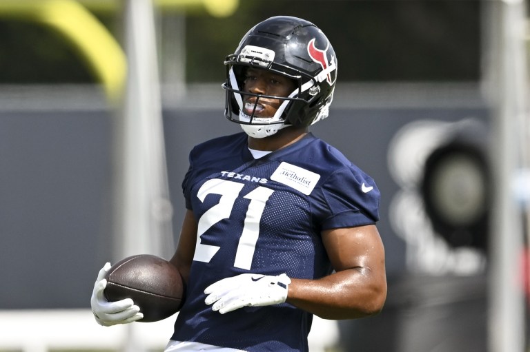 Is Nick Chubb a fantasy sleeper to watch with Joe Mixon placed on the NFI list?