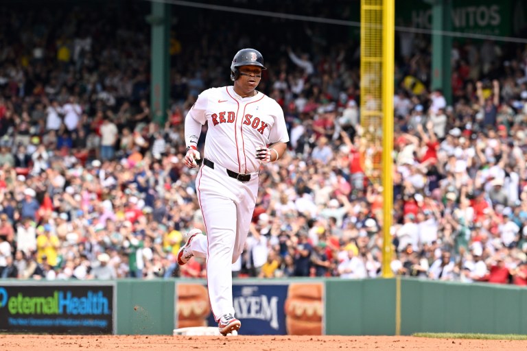 Rafael Devers traded to the San Francisco Giants