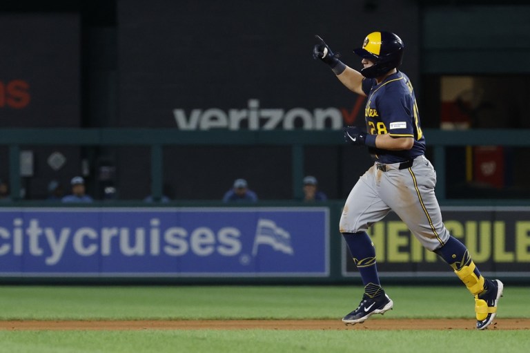Fantasy Baseball Cheat Sheet: Top DraftKings MLB DFS Plays for Monday 8/4/25