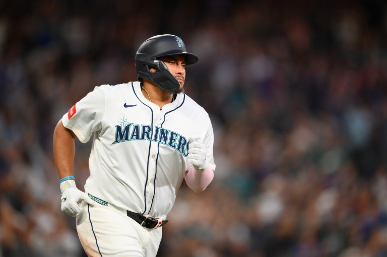 What happened to Josh Naylor? Live injury updates for Mariners vs. White Sox on Thursday 8/7/25