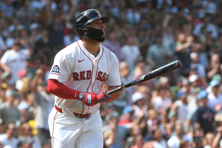 What happened to Wilyer Abreu? Live injury updates for Red Sox vs. Marlins 8/17/25